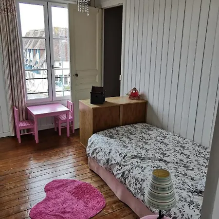 بيت للعطل Capucine 200 M Away, Close To Deauville بلونفيل سور مير